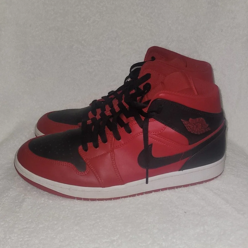 Nike Air Jordan 1 Mid 